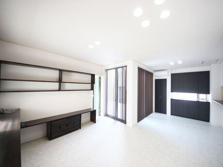 富山市石坂　貸家