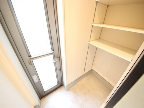 富山市石坂　貸家