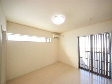 富山市石坂　貸家