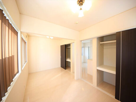 富山市石坂　貸家