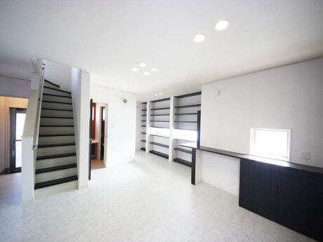 富山市石坂　貸家